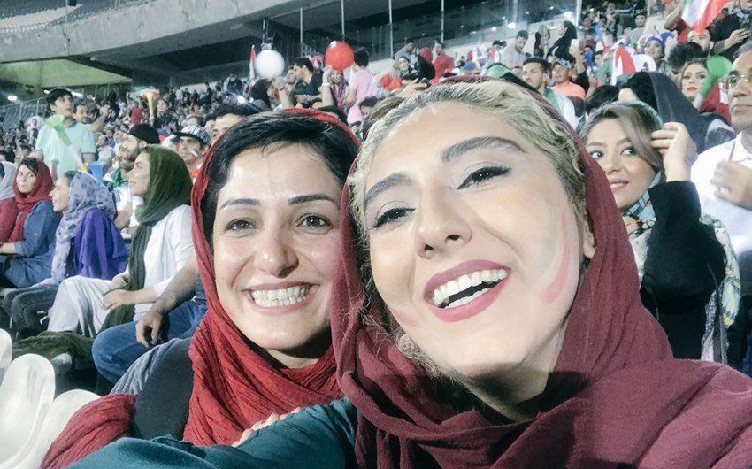 İranda qadınların stadionda futbola baxmasına icazə verilib