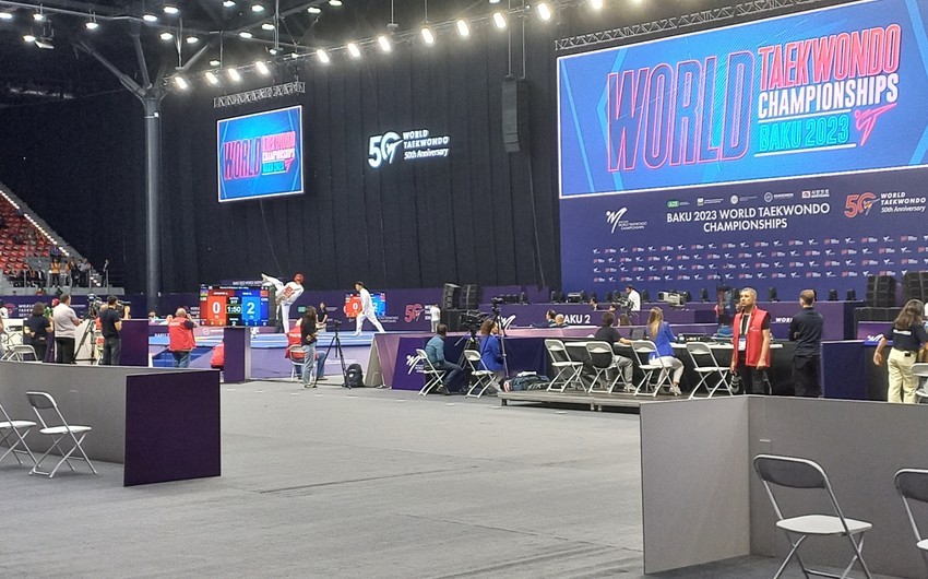 Двое азербайджанских тхэквондистов прекратили борьбу на чемпионате мира в Баку