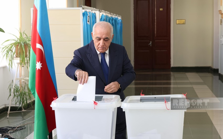 PM Asadov casts his vote in snap parliamentary elections