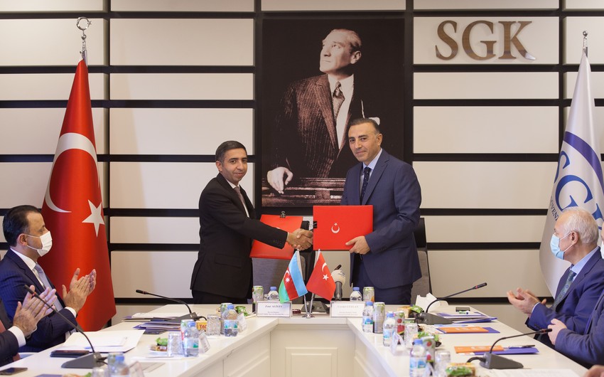 Азербайджан и Турция подписали документ по обязательному медстрахованию