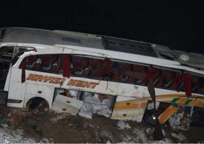 Bus overturns in Türkiye, 19 injured