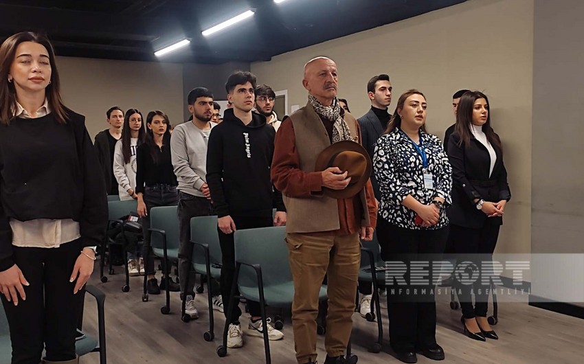 Reza Deghati introduces photos taken from Khojaly genocide to young people 