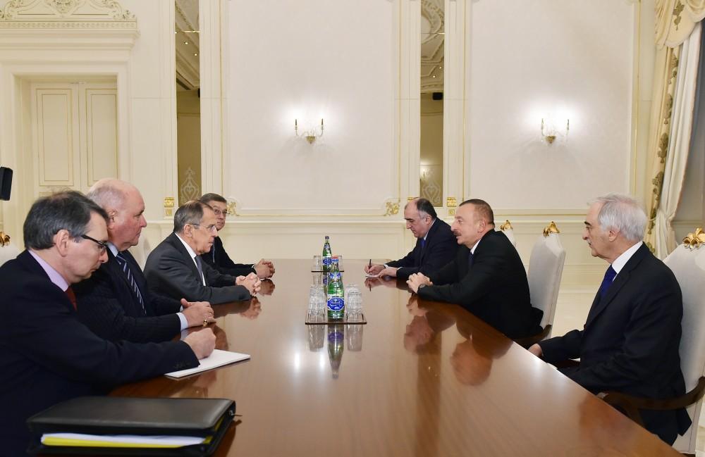 Ильхам Алиев принял делегацию во главе с главой МИДа