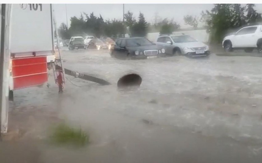 FHN: Subasmaya məruz qalan ərazilərdən yağış suları kənarlaşdırılıb
