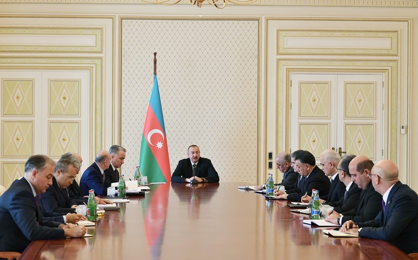 Под председательством президента Ильхама Алиева состоялось совещание в связи с пожаром в торговом центре