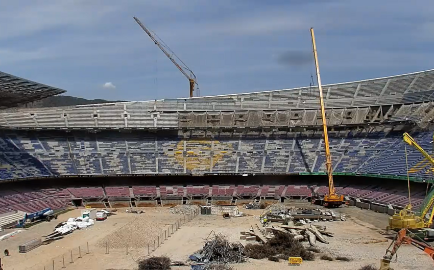 Barselonanın “Kamp Nou” stadionuna dönüşü gecikir