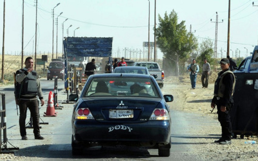 При взрыве на севере Синая 18 египетских полицейских получили ранения