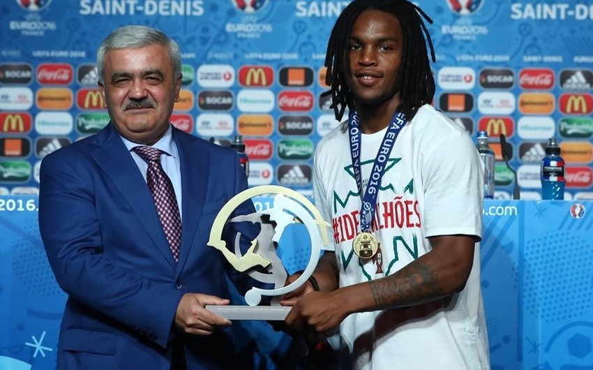 SOCAR awards Portuguese footballer the Young Player of Tournament