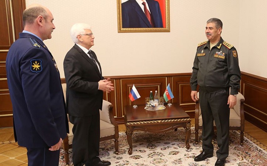 Russian new military attache presented to Minister of Defense of Azerbaijan
