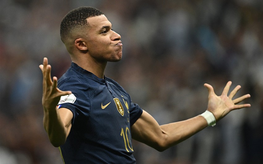 Mbappe: “Messi PSJ-də “Barselona”dakı oyunçu deyildi”