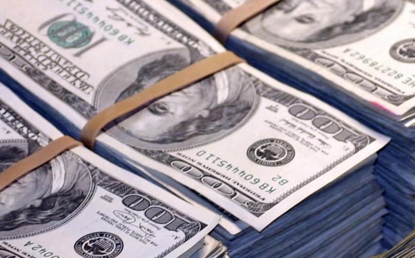 Американец обнаружил 43 тыс. долларов в подержанном диване  - ФОТО