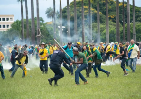 Порядка 50 человек пострадали в результате протестов в Бразилии
