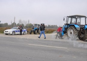 Ucar sakini traktorla yolun kənarı ilə gedən həmkəndlisini vuraraq öldürüb