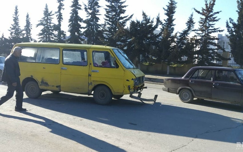 Kürdəmirdə minik avtomobili ilə mikroavtobus toqquşub - FOTO - VİDEO  - YENİLƏNİB