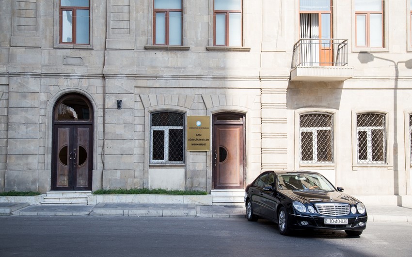 ​Мужчину, убившего в Баку двух братьев, будут привозить в суд на специальном автомобиле