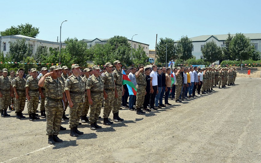 В Азербайджанской Армии состоялись проводы уволенных в запас военнослужащих