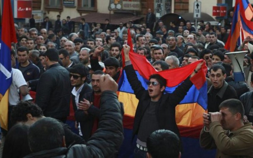 Парламент Армении принял проект конституционных изменений