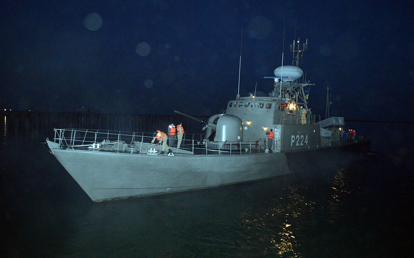 İranın hərbi gəmiləri Bakı limanını tərk edib