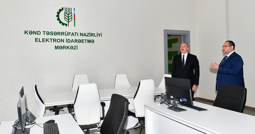 Prezident İlham Əliyev Kənd Təsərrüfatı Nazirliyinin Bakıda yeni inzibati binasının açılışında iştirak edib