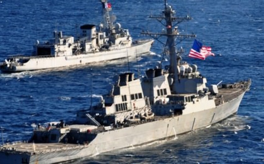 Иран выпустил ракету в направлении американского военного корабля