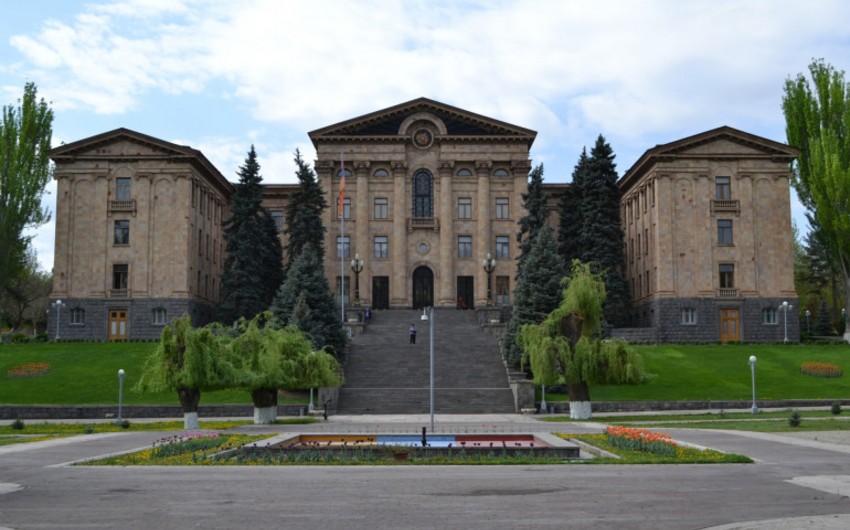 Сегодня в Армении могут распустить парламент