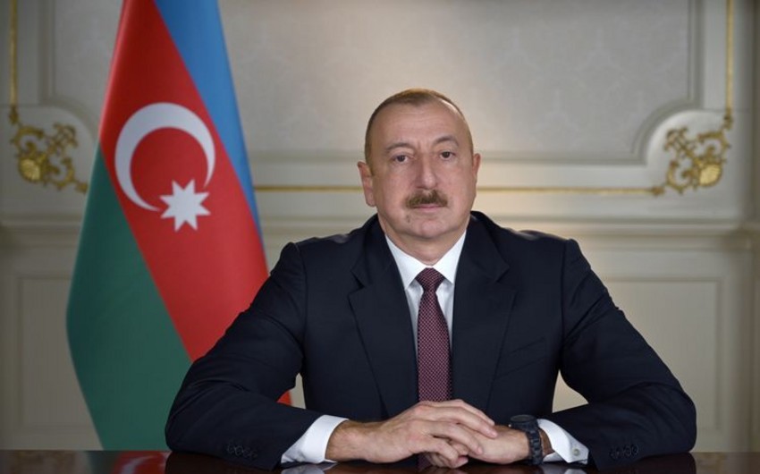 Президент Ильхам Алиев наградил замминистра
