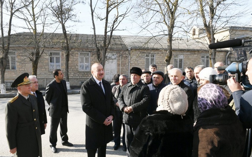 Prezident İlham Əliyev və birinci xanım Mehriban Əliyeva Şamaxıda zəlzələdən zərərçəkmiş ailələr üçün tikilən yeni evlərlə tanış olublar