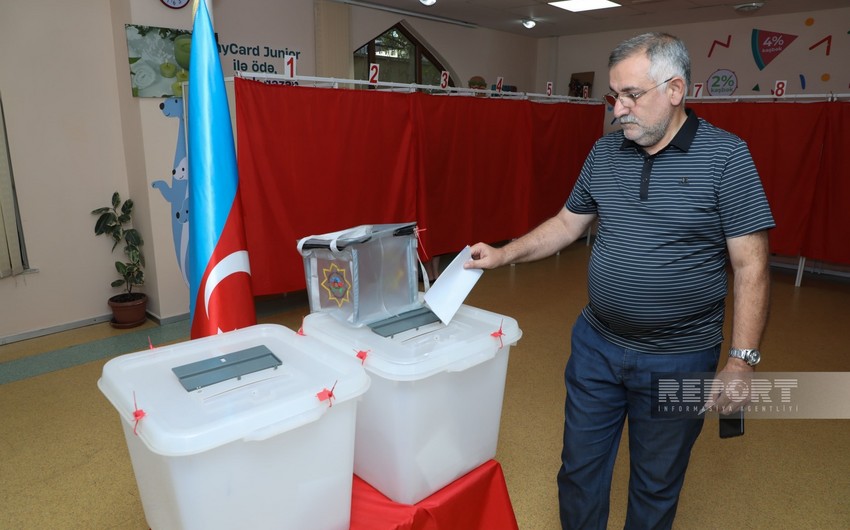 Parlament seçkiləri ilə bağlı məntəqələrdə seçici fəallığı müşahidə edilir - FOTOREPORTAJ