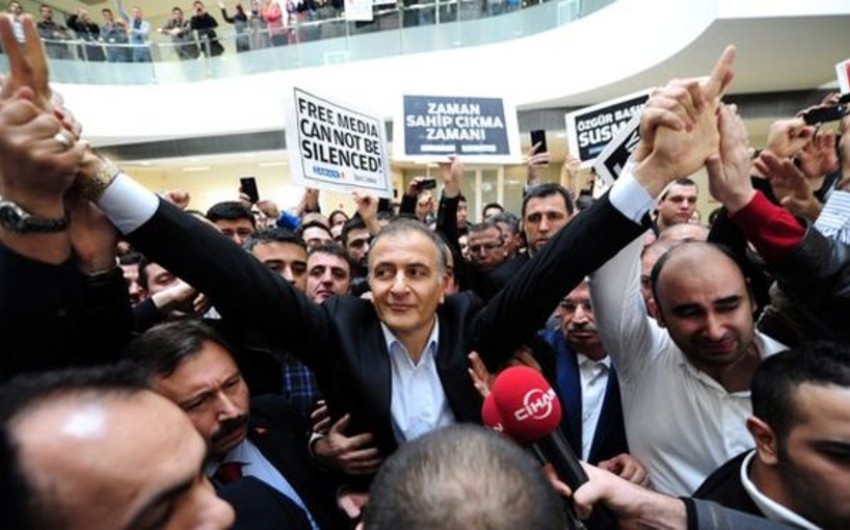 Turkey: Police detain Zaman chief editor in crackdown