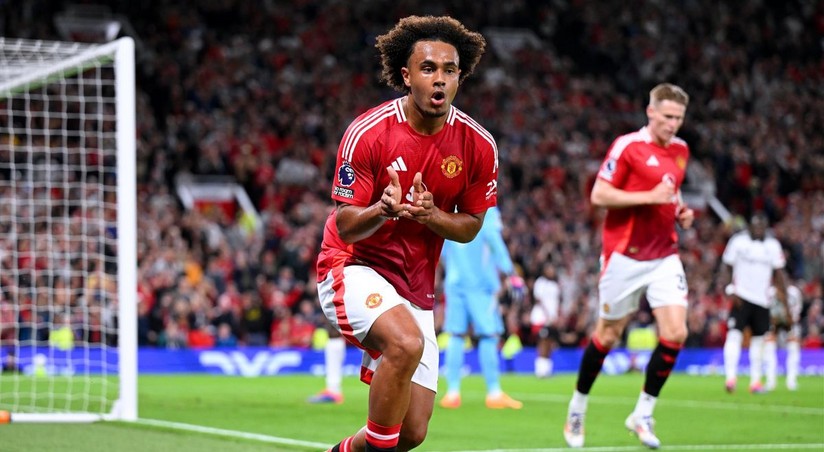 Manchester United snatch victory in Premier League opener against Fulham