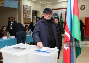 People voting actively at polling stations in Azerbaijan - PHOTO REPORT