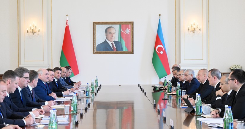 Началась встреча президента Ильхама Алиева с Александром Лукашенко в расширенном составе