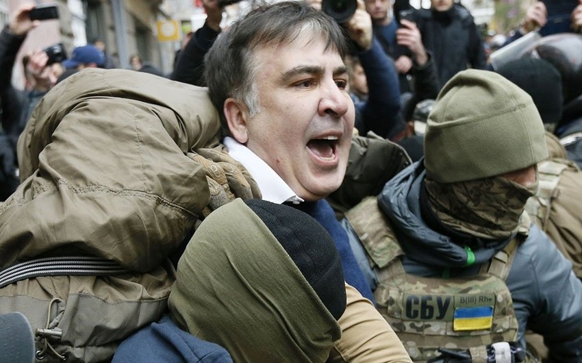 Həbs olunan Saakaşvili tərəfdarlarını etiraz aksiyasına çağırıb