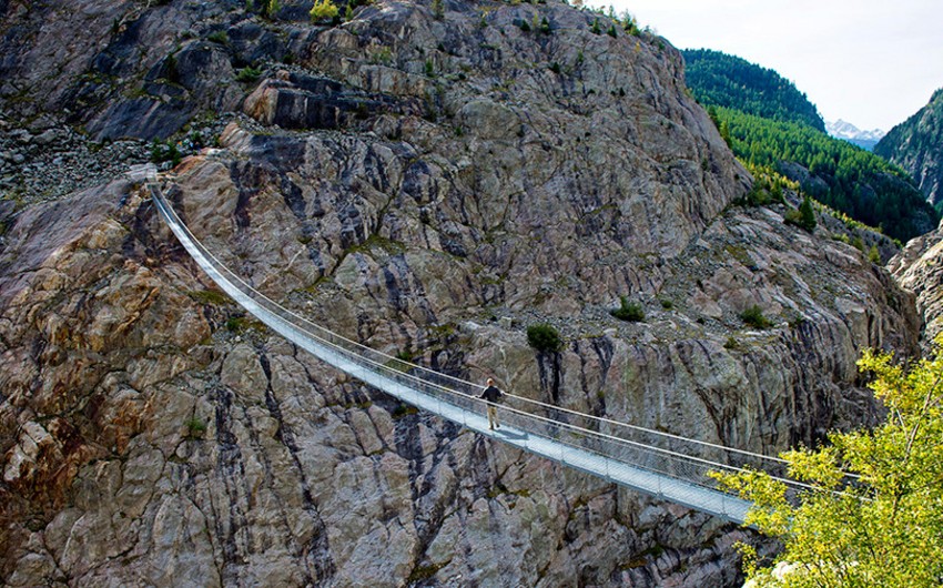 İsveçrədə dünyanın ən uzun asma piyada körpüsü açılıb