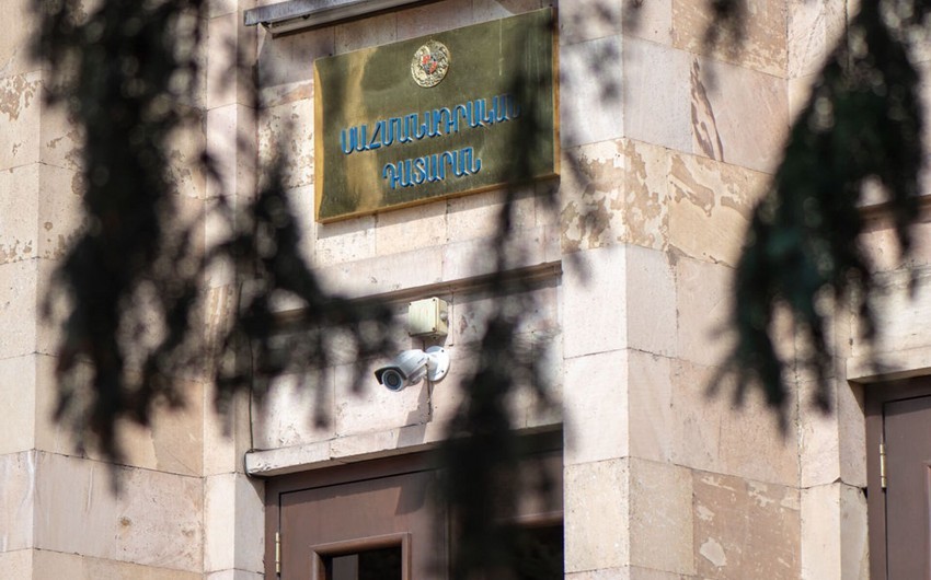 Сотрудники СНБ и СК Армении проводят обыски в Минздраве