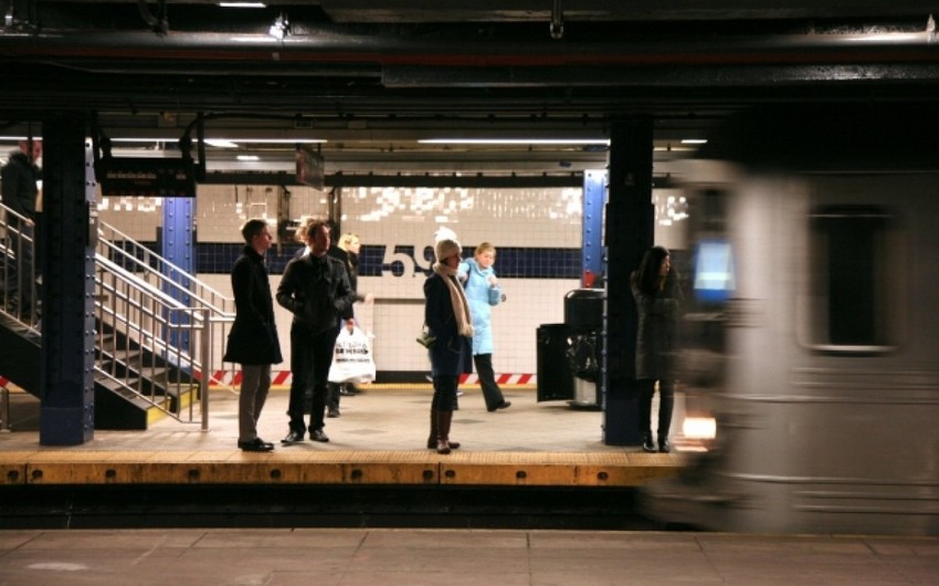 В результате столкновения поездов в метро Нью-Йорка пострадали 24 человека