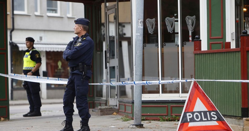 2 people shot dead in Swedish pub