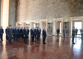Премьер-министр Али Асадов посетил Аныткабир в Анкаре