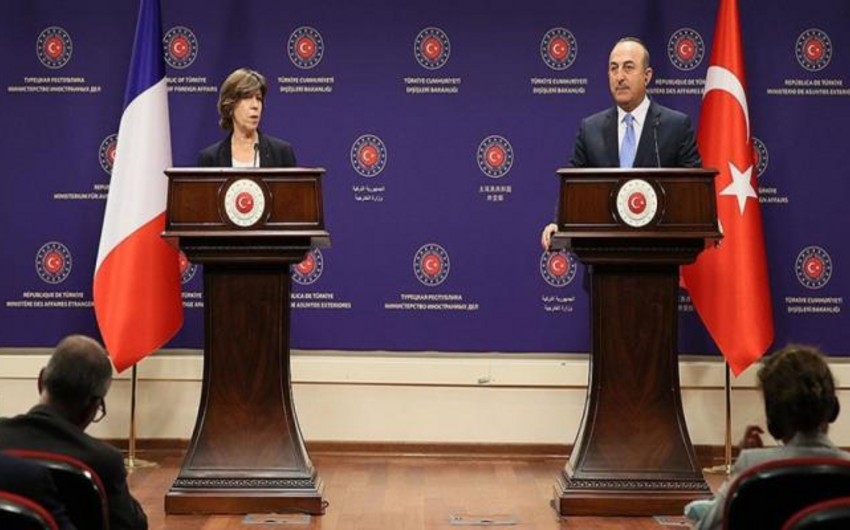 Главы МИД Турции и Франции обсудили ситуацию на Южном Кавказе