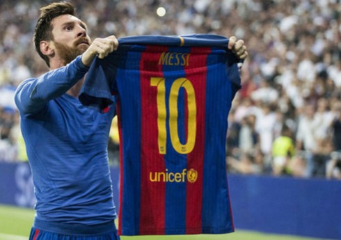 Футболку Месси продали на аукционе за более чем 400 тысяч евро