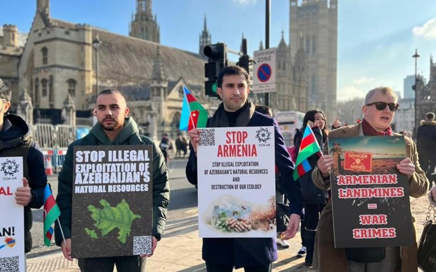 В Лондоне прошла акция протеста против незаконной добычи Арменией полезных ископаемых на территории Азербайджана