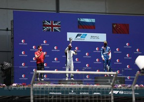 Formula 2: İlk sprint yarışının qalibləri mükafatlandırıldı - YENİLƏNİB