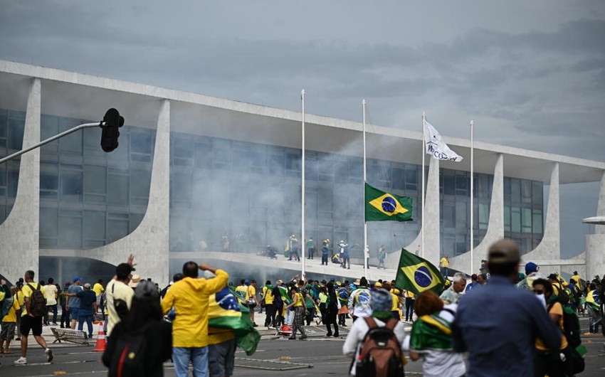 Petrobras reinforces security at refineries after threats