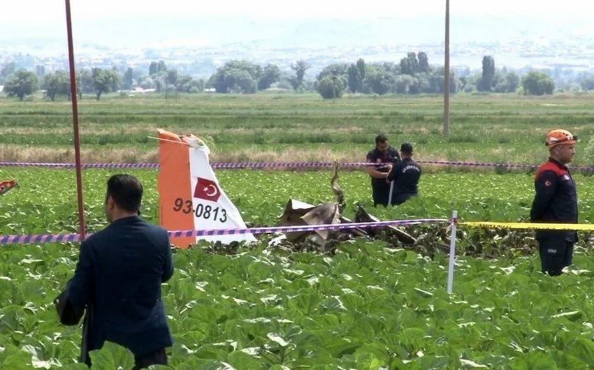 Türkiyədə təlim təyyarəsi qəzaya uğrayıb, 2 pilot ölüb
