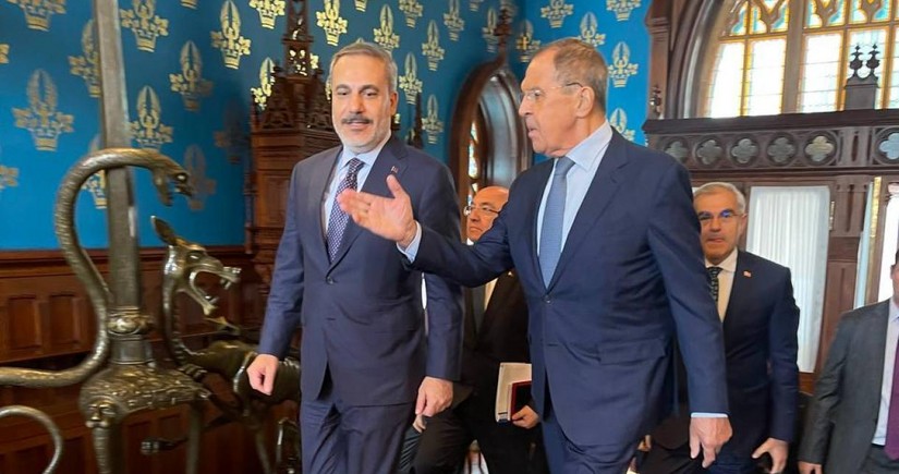 Глава российского МИД проводит в Анталье переговоры с турецким коллегой 