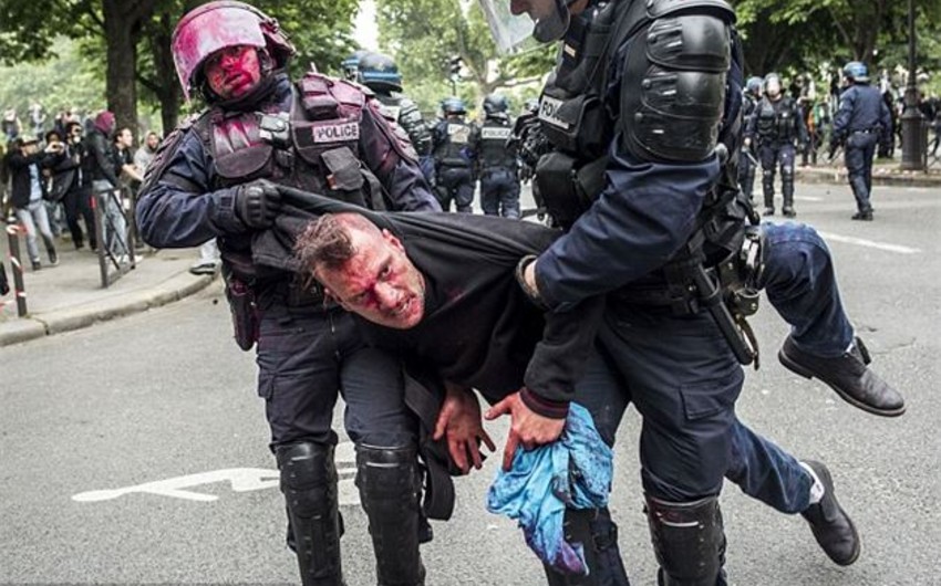 Fransada polis nümayişçilərə qarşı gözyaşardıcı qazdan istifadə edib-