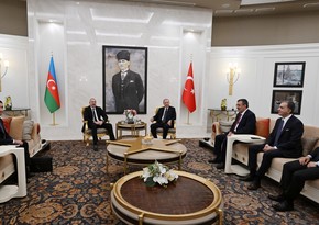 Azerbaijani and Turkish Presidents meet at Ankara Esenboga Airport