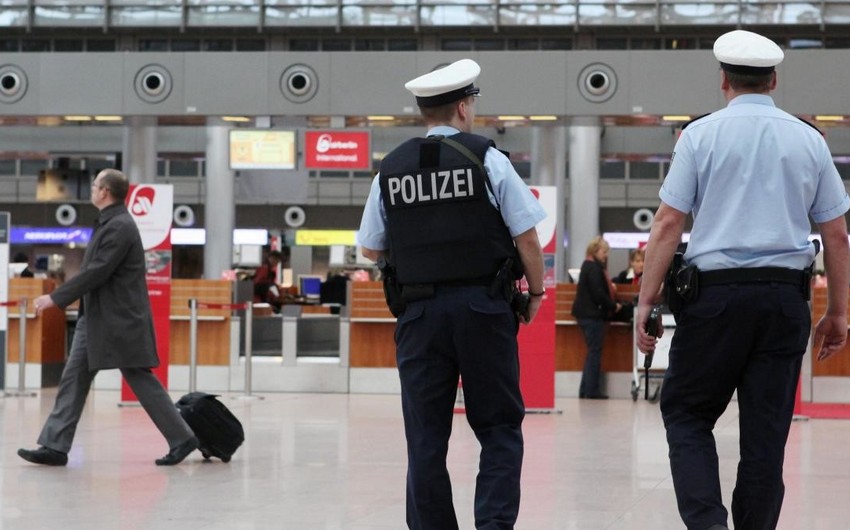 Неизвестный ранил ножом одного человека в аэропорту Дюссельдорфа