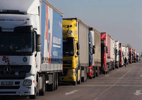 В Азербайджане доходы от грузовых и пассажирских перевозок выросли в 10 раз