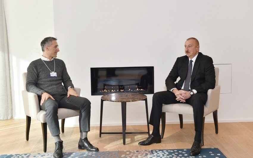 President discusses bringing new technologies to Azerbaijan with Signify
